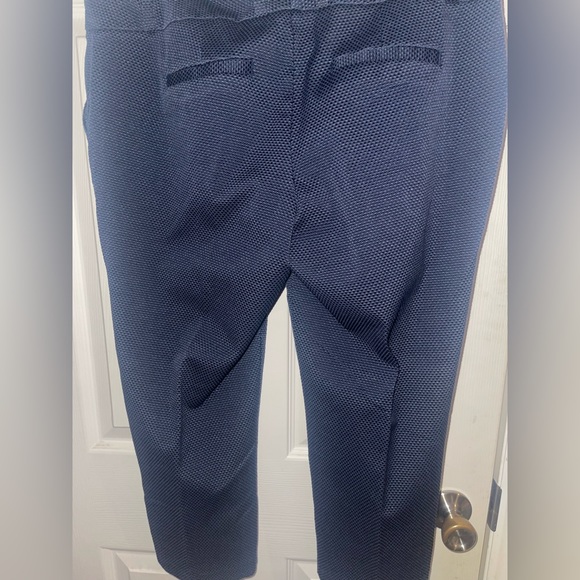 Old Navy capri pants size 12, navy blue - Picture 2 of 2